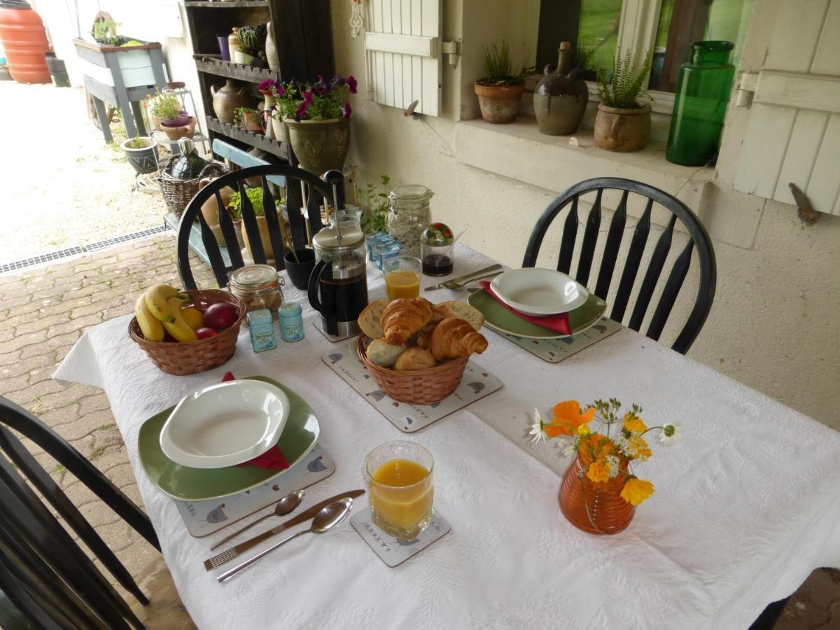 Chez Kate Bed & Breakfast Charroux  Exterior photo