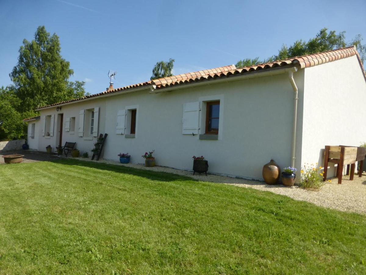 Chez Kate Bed & Breakfast Charroux  Exterior photo